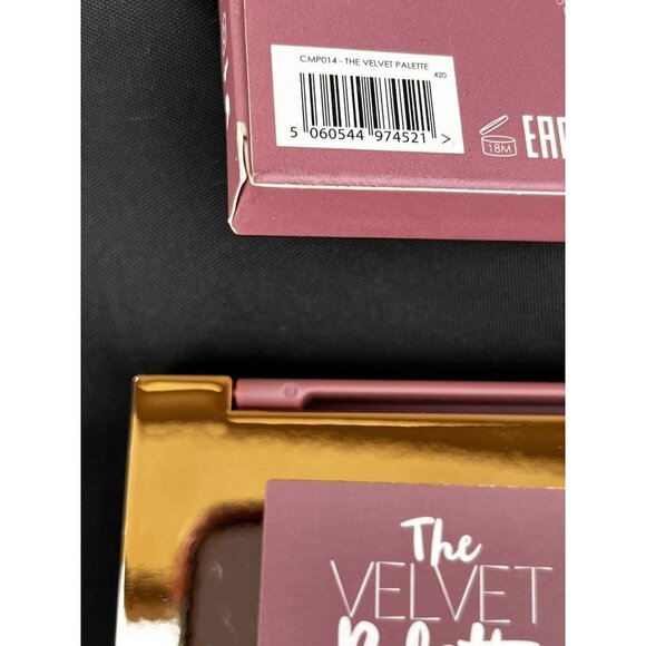 Ciate London The Velvet Palette 12 Piece Eyeshadow Metallics and Mattes - Picture 3 of 4